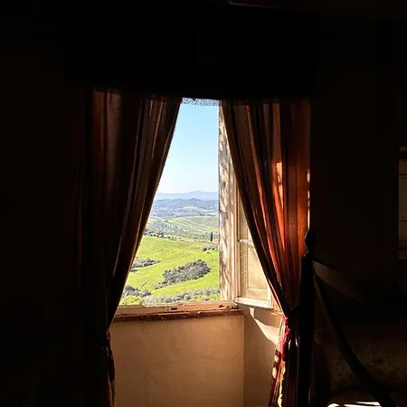 Castello Montelifre فيلة Montisi
