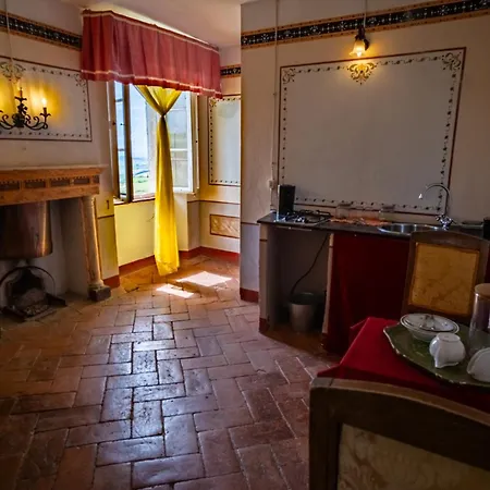 Castello Montelifre * Montisi