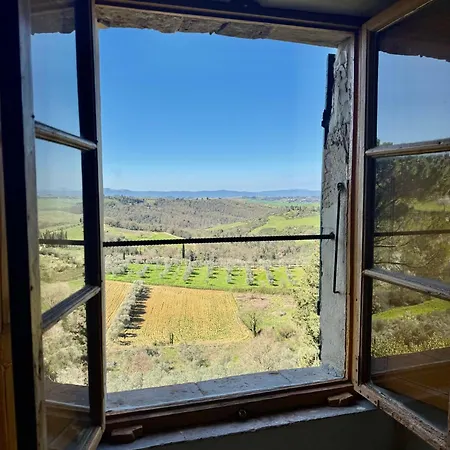 Castello Montelifre فيلة Montisi
