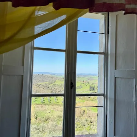 فيلة Castello Montelifre Montisi