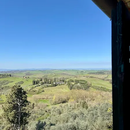Castello Montelifre فيلة Montisi