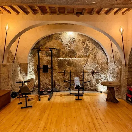 Castello Montelifre فيلة