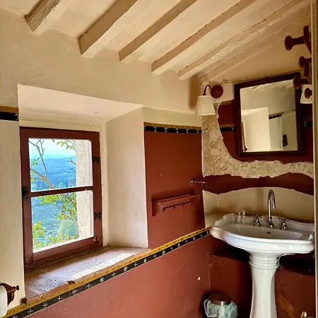 Castello Montelifre Montisi